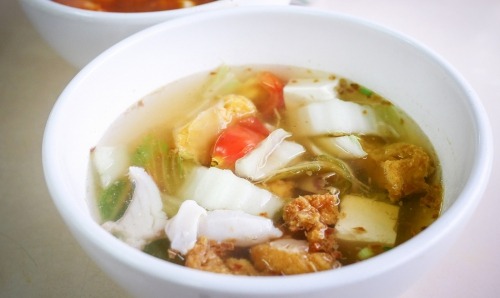 Choose sliced fish soup as compared to fried fish for something healthier